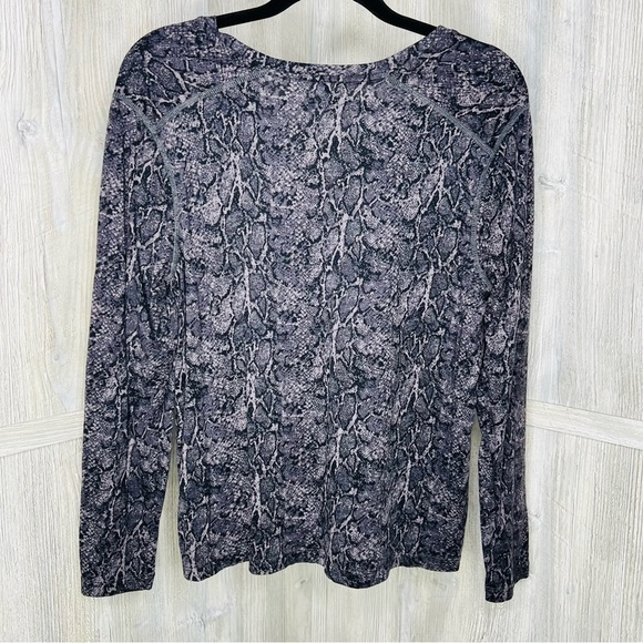 Rails Sami Charcoal Snakeskin Top - Picture 5 of 7
